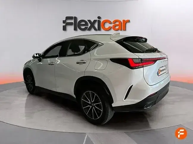 Usado Lexus NX350h Business Edition 242 CV (177 kW) 2022 Blanco