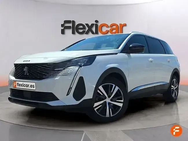 Usado Peugeot 5008 Allure 130 CV (95 kW) 2024 Blanco SUV