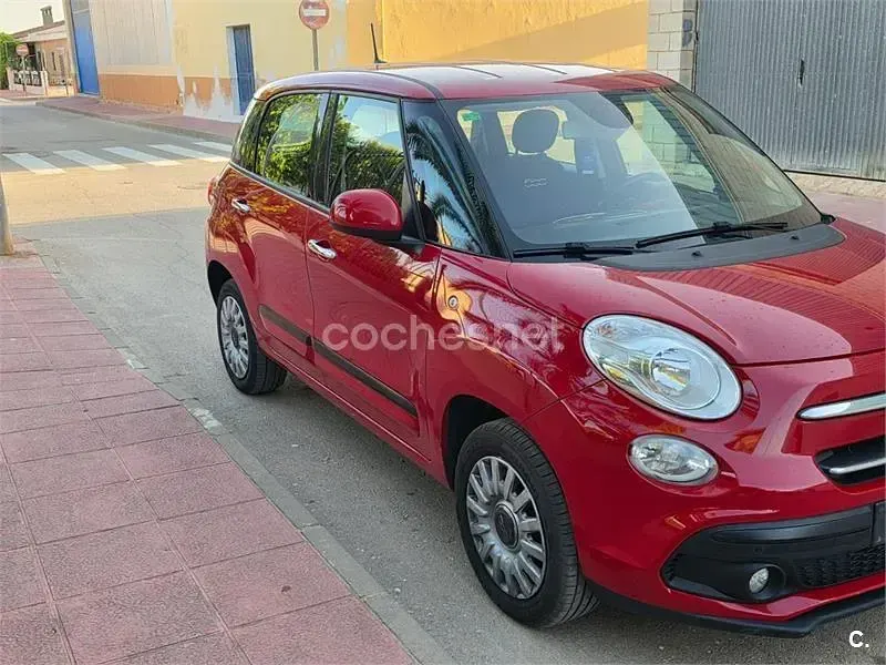 Usado Fiat 500L Pop Star 80 CV (58 kW) 2018 Rojo Monovolumen
