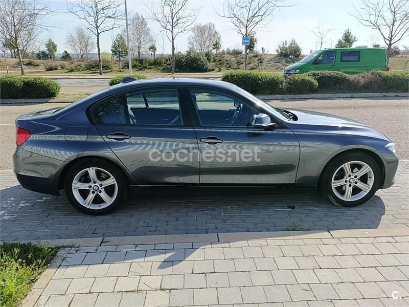 Usado BMW 318 143 HP (105 kW) 2015 Castanho Sedan