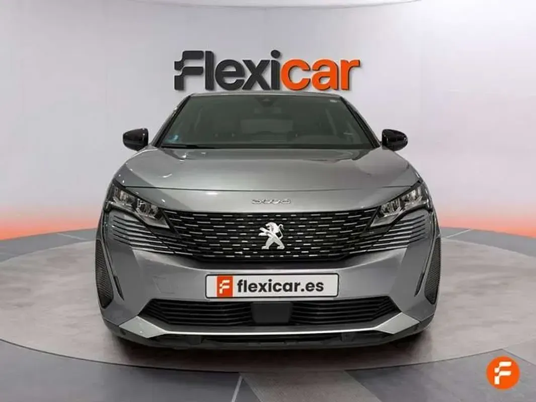Usado Peugeot 3008 Allure 136 CV (100 kW) 2023 Gris SUV