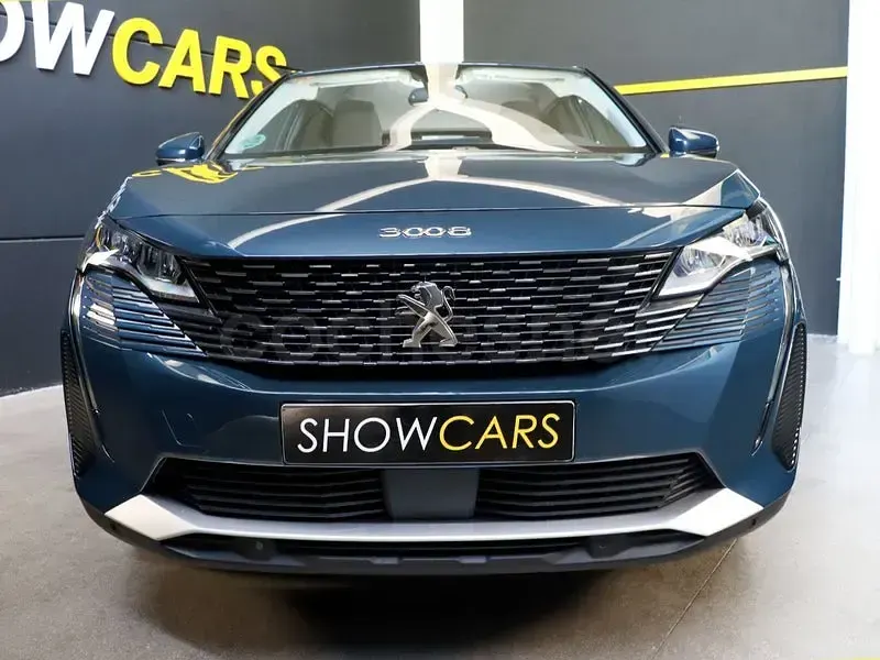 Usado Peugeot 3008 Active 130 CV (95 kW) 2022 Azul SUV
