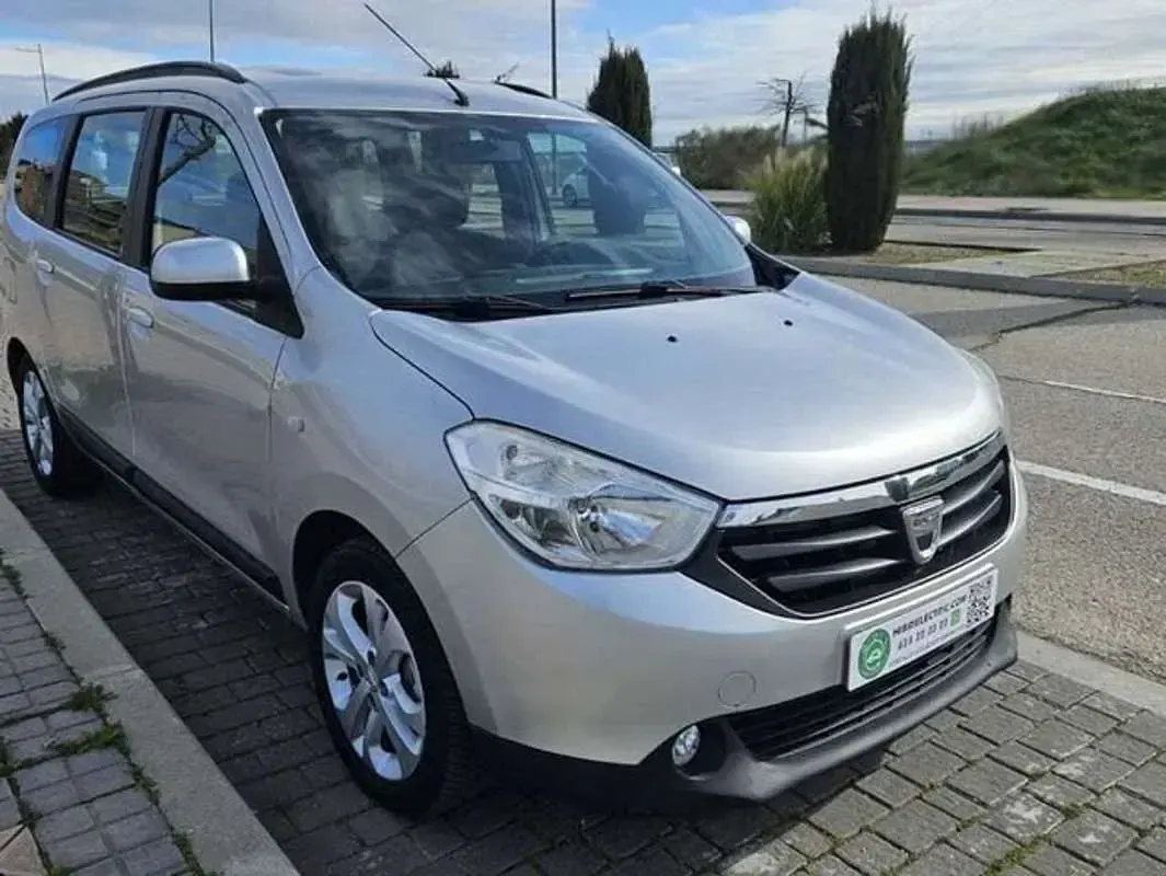 Usado Dacia Lodgy Lauréate 116 CV (85 kW) 2014 Gris Monovolumen