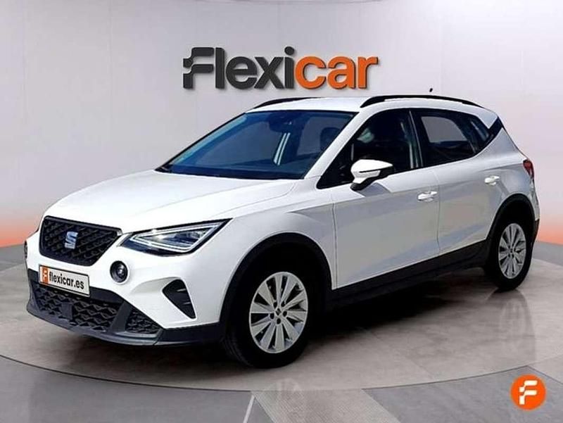 Usado Seat Arona Style 110 CV (80 kW) 2021 Blanco SUV