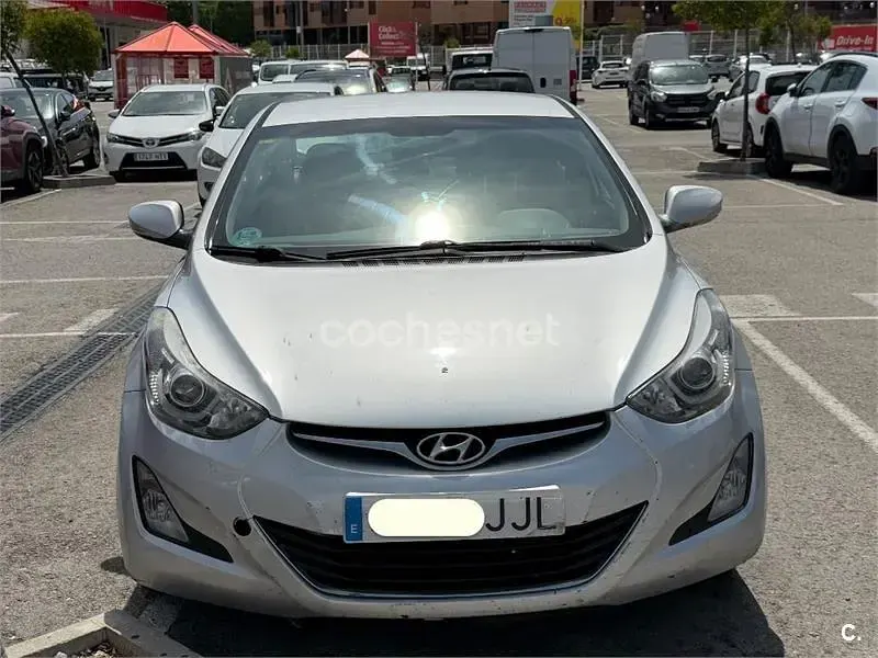 Usado Hyundai Elantra 132 CV (97 kW) 2015 Blanco Berlina