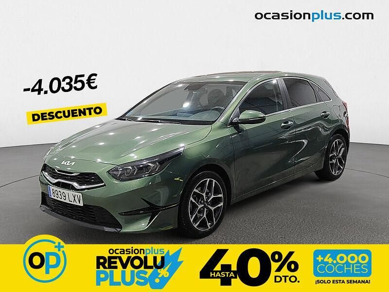 Usado Kia Ceed 120 CV (88 kW) 2022 Verde Utilitario