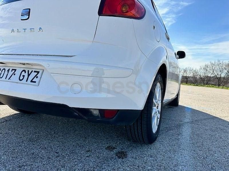 Usado Seat Altea Reference 105 CV (77 kW) 2010 Blanco Monovolumen