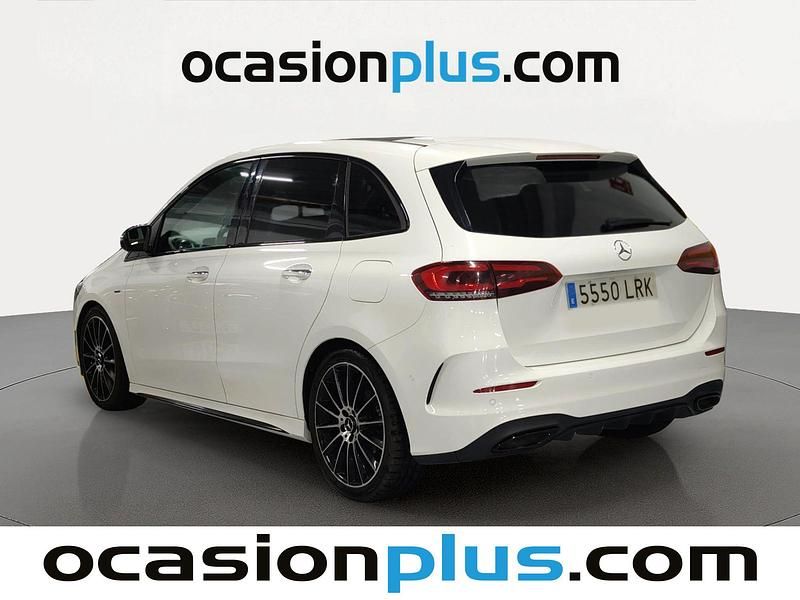 Usado Mercedes B180 AMG 136 CV (100 kW) 2021 Blanco Monovolumen