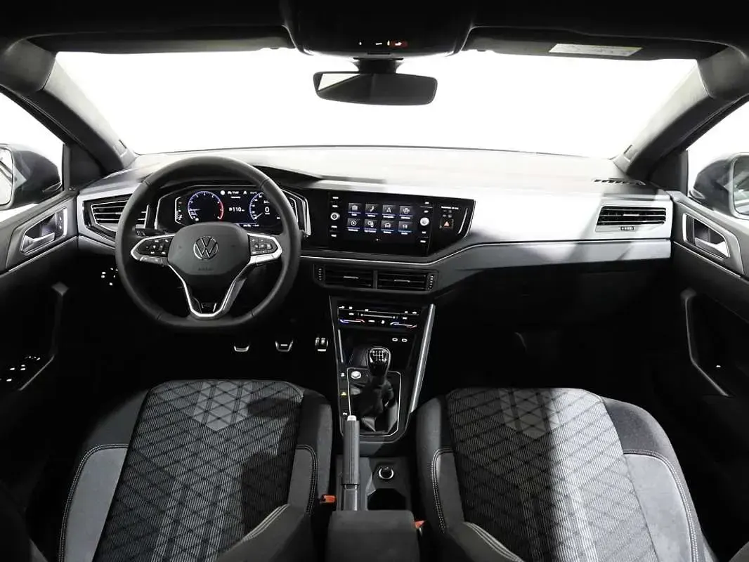 Usado VW Taigo R-line 110 CV (80 kW) 2024 Gris SUV