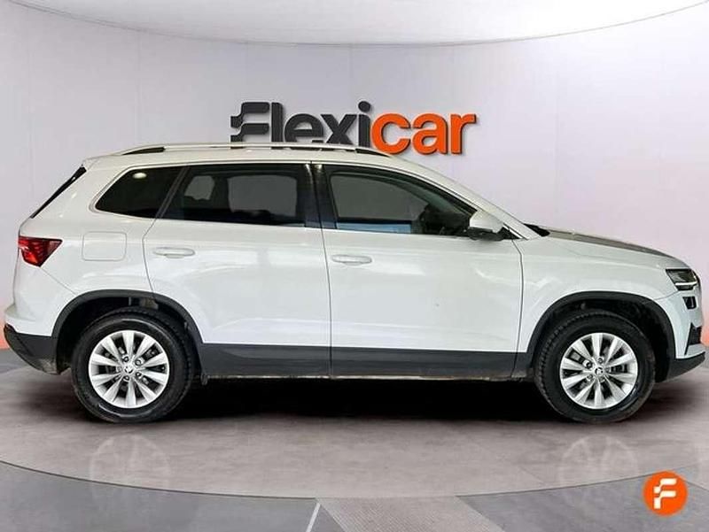 Usado Skoda Karoq Ambition 150 CV (110 kW) 2022 Blanco SUV