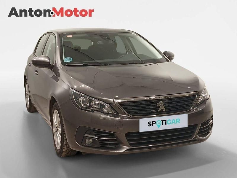 Usado Peugeot 308 Active 131 CV (96 kW) 2021 Gris Utilitario