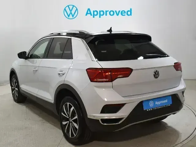 Usado VW T-Roc Advance 150 CV (110 kW) 2022 Gris / plata SUV
