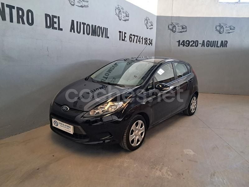 Negro Usado 2011 Ford Fiesta Trend Utilitario | 6900 € (Un poco caro) - Imagen 1/4