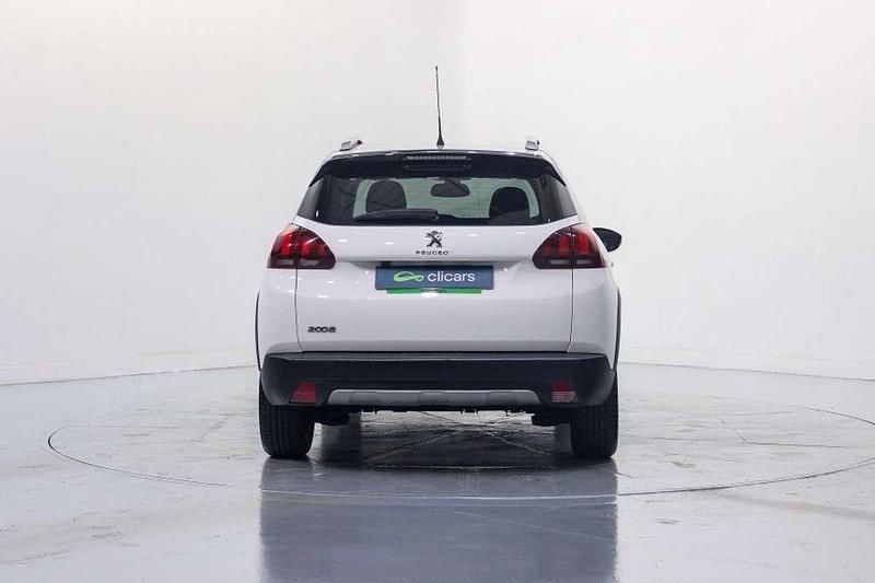 Usado Peugeot 2008 Allure 110 CV (80 kW) 2018 Blanco SUV