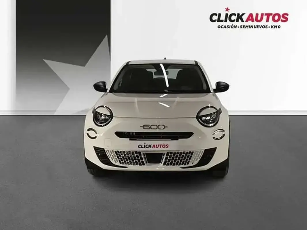 Usado Fiat 600 Pop 111 CV (81 kW) 2025 Blanco SUV