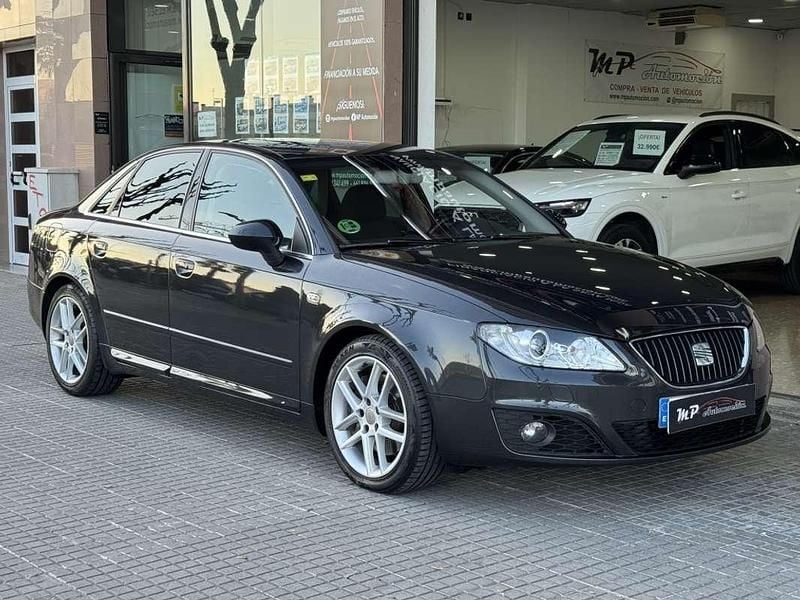 Usado Seat Exeo Sport 200 CV (147 kW) 2011 Gris / plata Berlina