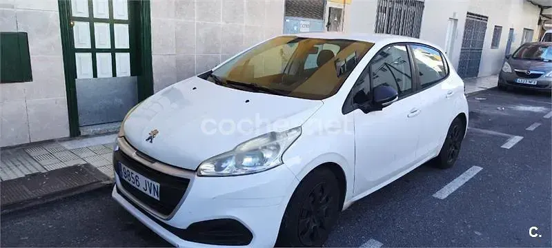 Używany Peugeot 208 Business-Line 75 KM (55 kW) 2016 Biały Hatchback
