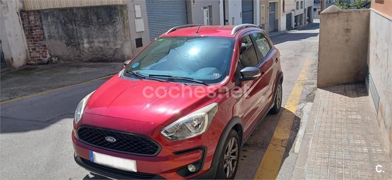 Rojo Usado 2019 Ford Ka Plus Active Utilitario | 9500 € (Precio justo) - Imagen 1/4