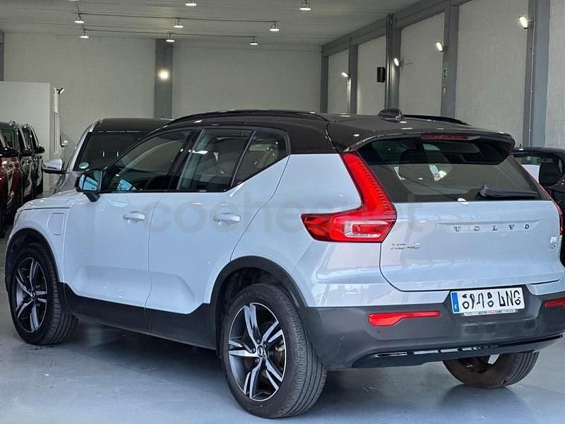 Usado Volvo XC40 R-Design 211 CV (155 kW) 2021 Gris / plata SUV