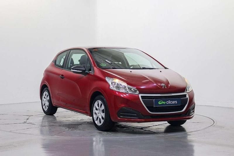 Usado Peugeot 208 Access 82 CV (60 kW) 2016 Rojo Utilitario
