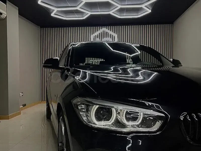 Usado BMW 118 150 CV (110 kW) 2017 Negro Berlina