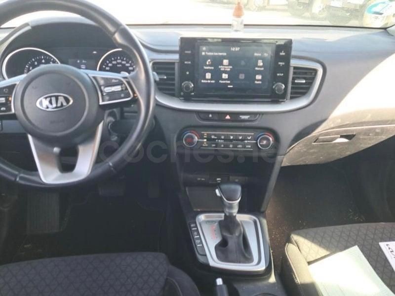 Usado Kia Ceed 120 CV (88 kW) 2021 Blanco Utilitario