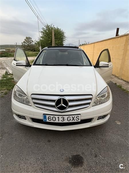 Usado Mercedes C220 170 CV (125 kW) 2010 Blanco Berlina