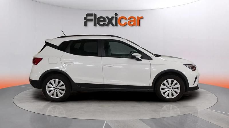 Usado Seat Arona Style 110 CV (80 kW) 2023 Blanco SUV
