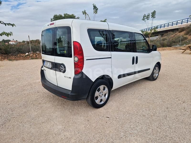 Usado Opel Combo Expression 90 CV (66 kW) 2015 Blanco Monovolumen