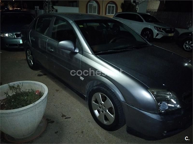 Usado Opel Vectra Elegance 125 CV (91 kW) 2004 Gris / plata Berlina