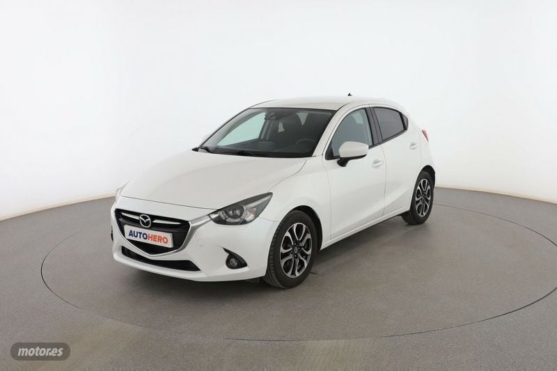 Blanco Usado 2016 Mazda 2 Luxury Berlina | 12.899 € (Precio justo) - Imagen 1/3