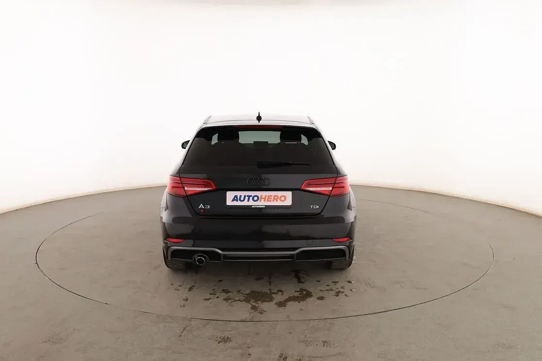 Usado Audi A3 Sportback S-Line 115 CV (84 kW) 2017 Negro Utilitario