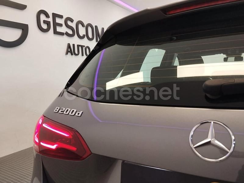 Usado Mercedes B200 136 CV (100 kW) 2019 Gris / plata Monovolumen