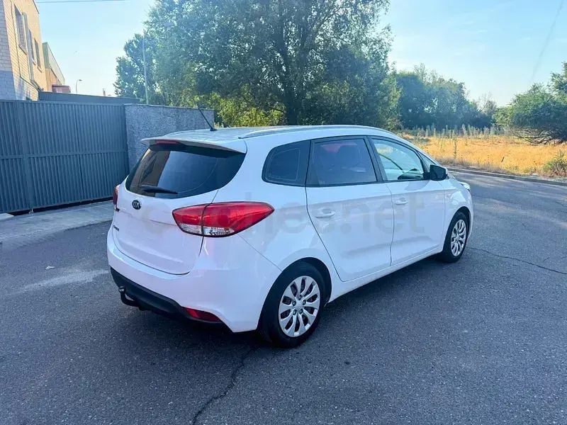 Usado Kia Carens 135 CV (99 kW) 2014 Blanco Monovolumen