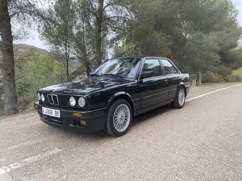 Usado BMW 316 Sport Line 102 CV (75 kW) 1991 Negro Berlina