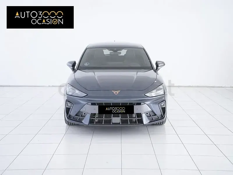 Usado Cupra Leon 150 CV (110 kW) 2025 Gris / plata Berlina