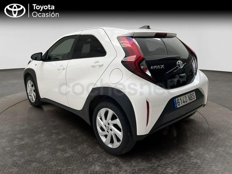 Usado Toyota Aygo X Play 72 CV (52 kW) 2025 Blanco SUV