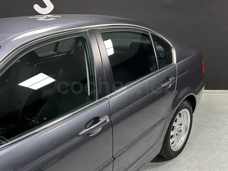 Usado BMW 325 Sport Line 192 HP (141 kW) 2002 Cinzento Sedan