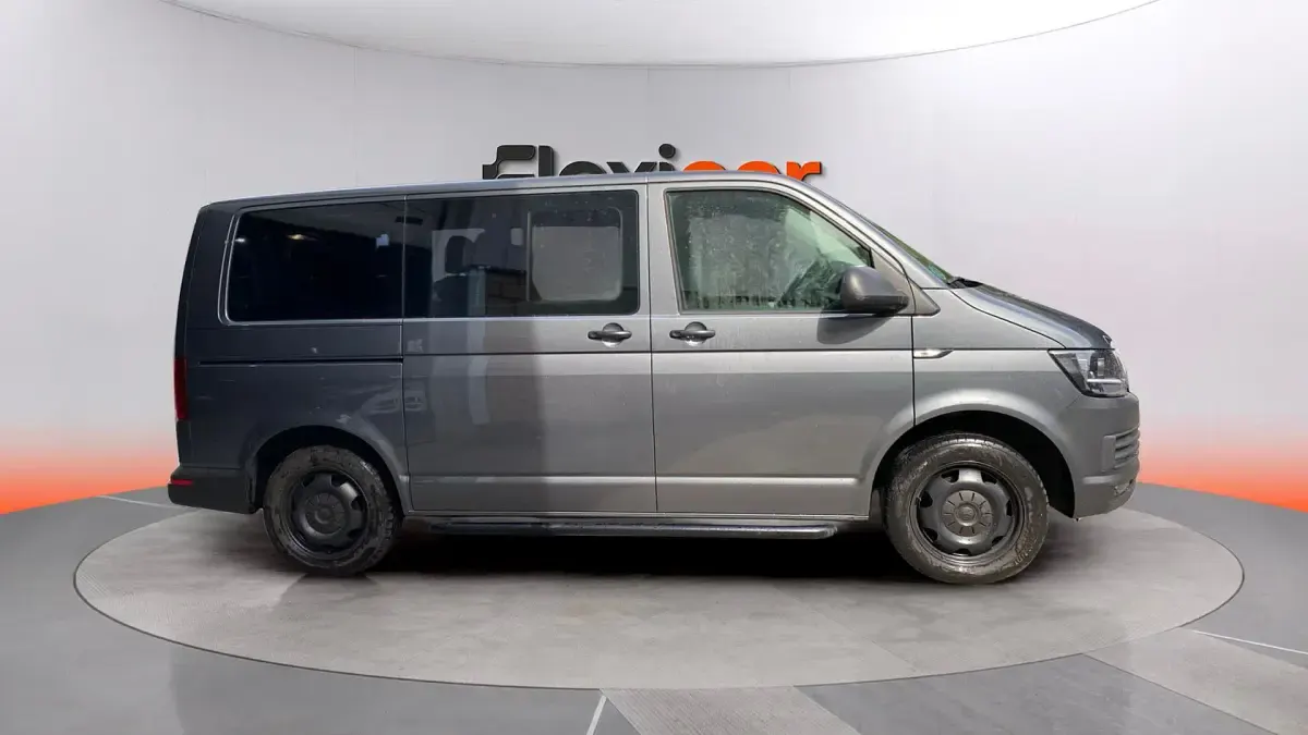 Usado VW Caravelle 150 CV (110 kW) 2020 Gris Van