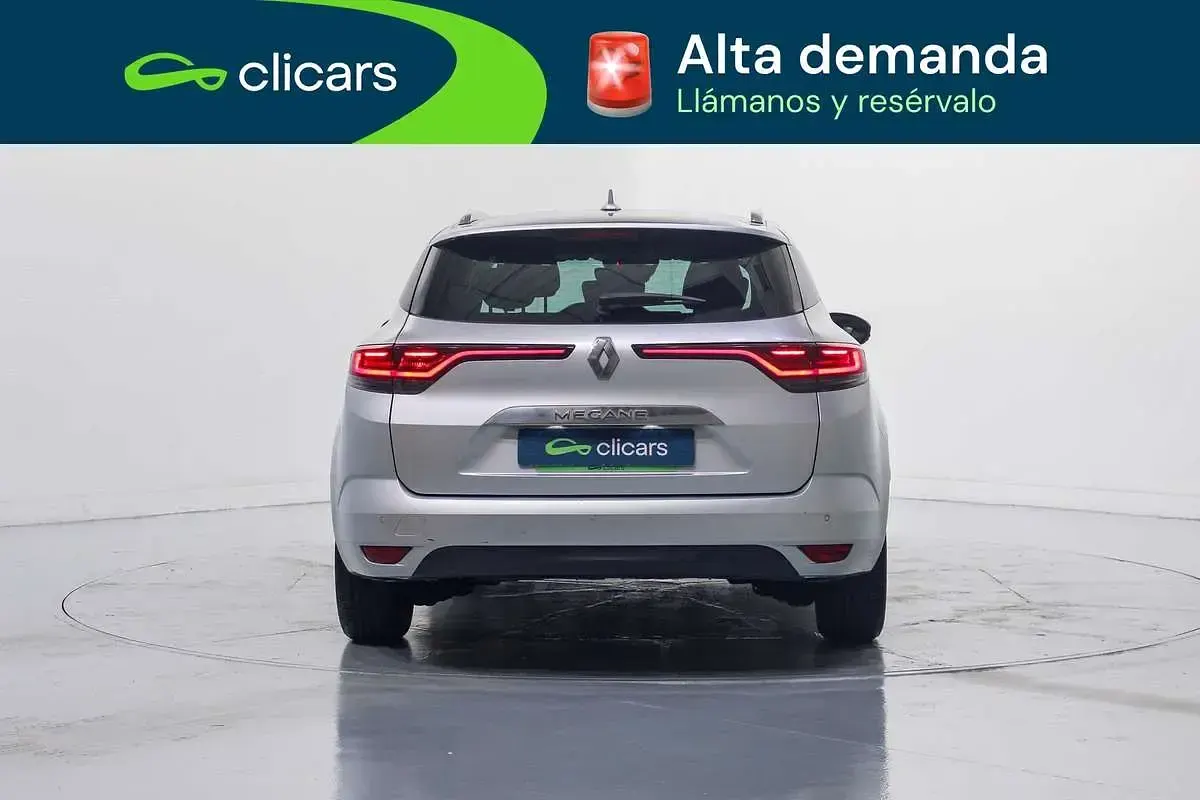 Usado Renault Mégane GrandTour Zen 140 CV (102 kW) 2022 Gris Familiar
