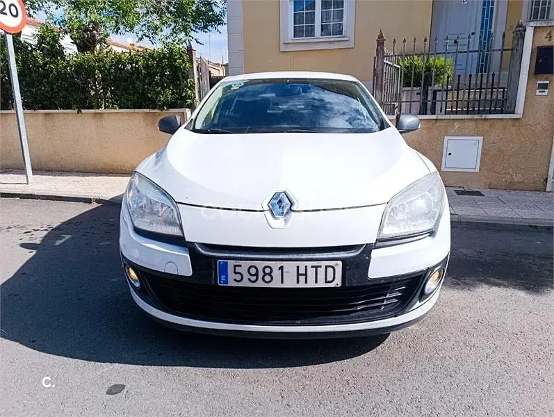 Usado Renault Mégane Business 90 CV (66 kW) 2013 Blanco Berlina