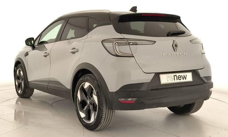 Usado Renault Captur Techno 100 CV (73 kW) 2025 Gris SUV