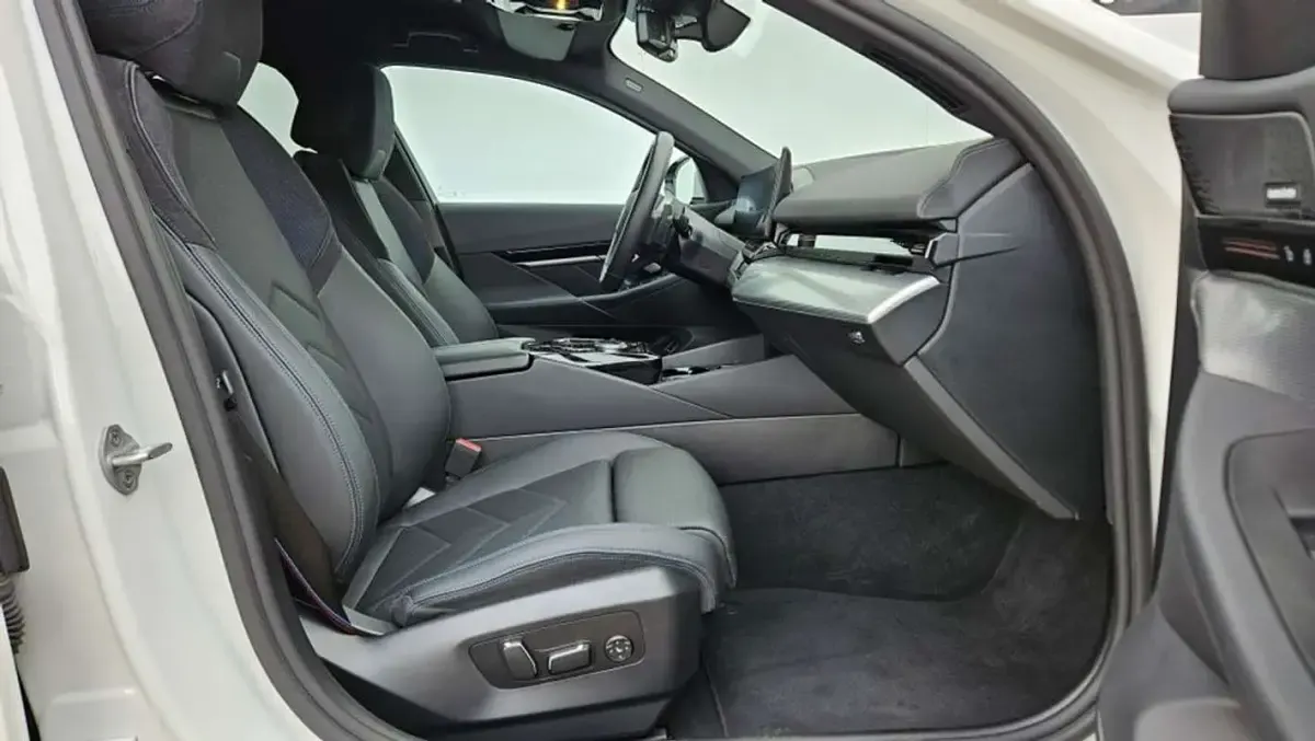 Usado BMW 530e M Sport 299 CV (219 kW) 2025 Blanco Berlina