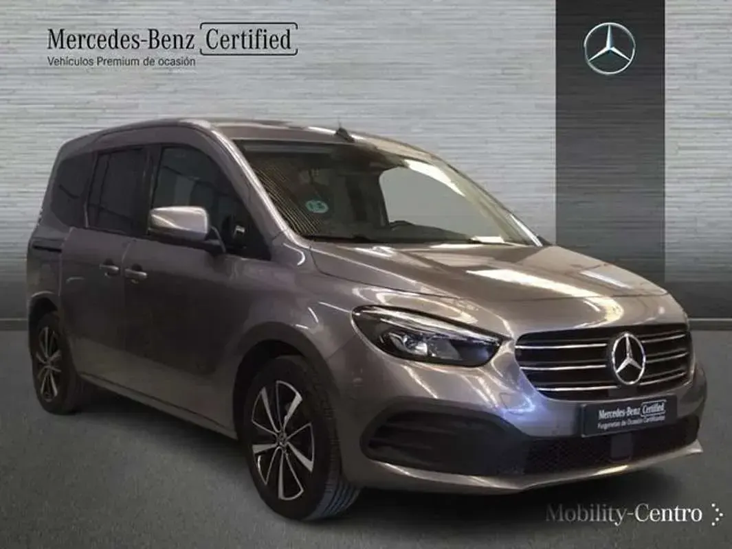 Usado Mercedes 180 116 CV (85 kW) 2025 Gris Berlina