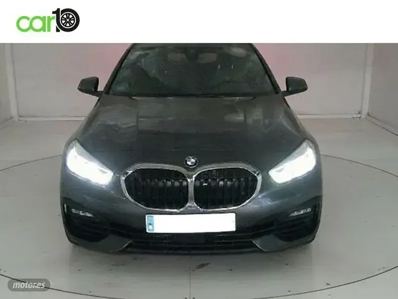 Usado BMW 118 150 CV (110 kW) 2020 Gris Berlina