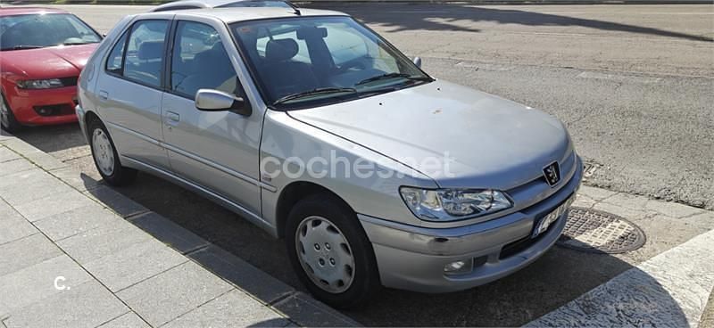 Usado Peugeot 306 71 CV (52 kW) 2000 Gris / plata Berlina