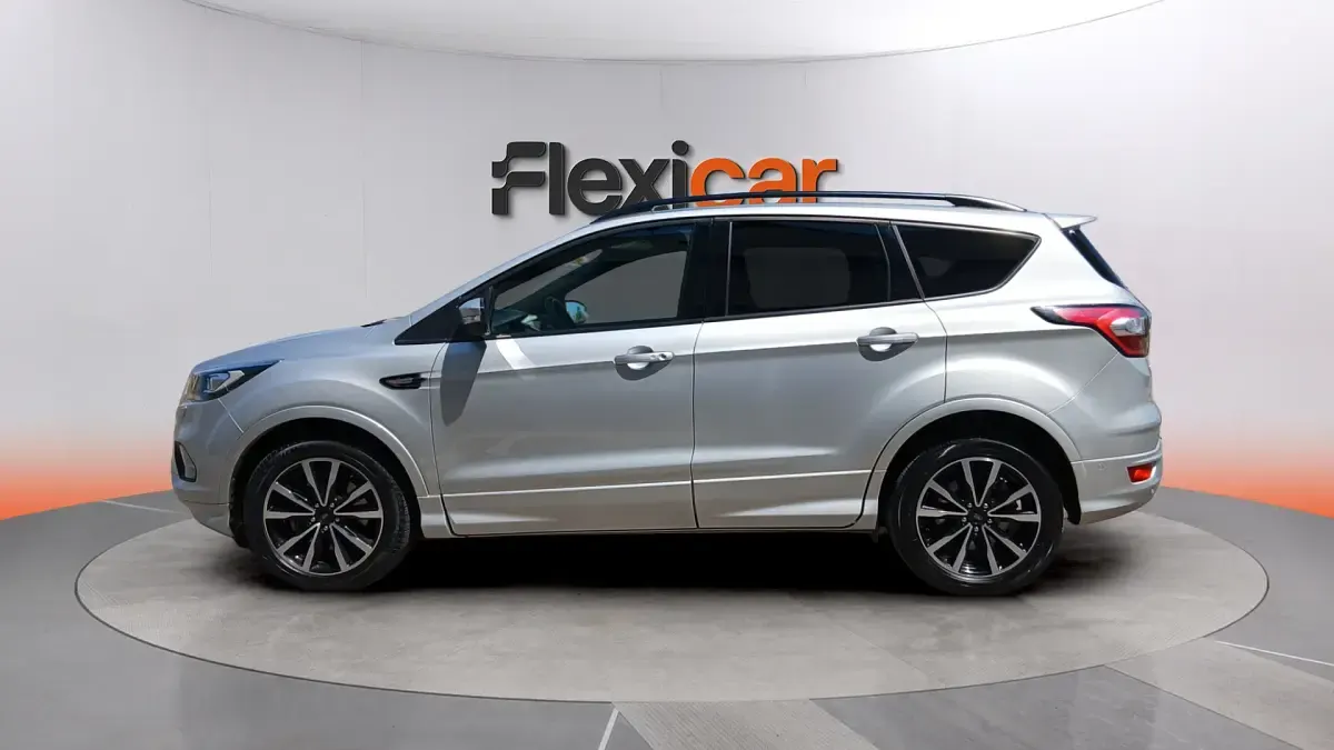 Usado Ford Kuga ST-Line 150 CV (110 kW) 2018 Gris SUV