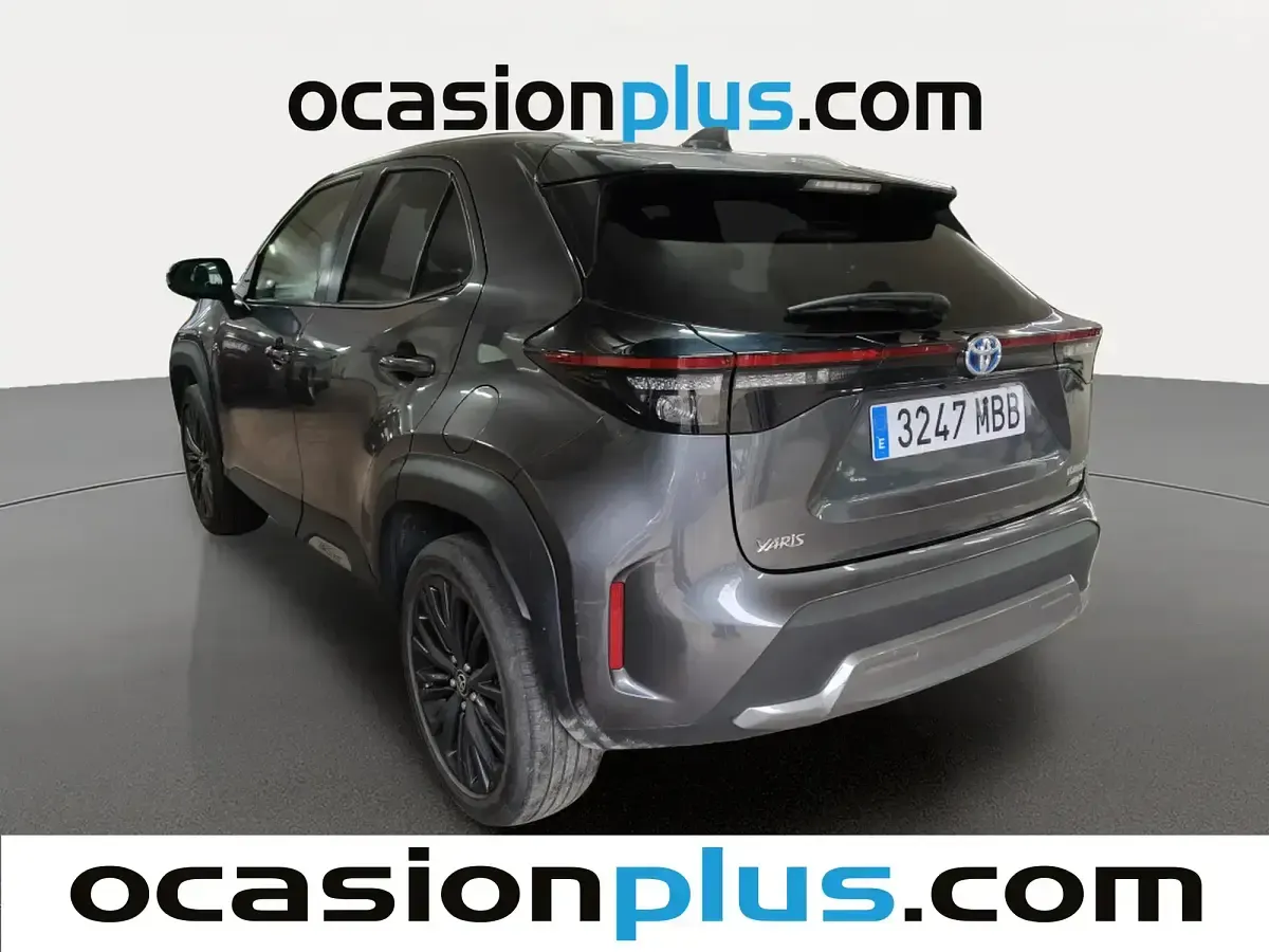 Usado Toyota Yaris Cross 116 CV (85 kW) 2022 Gris SUV