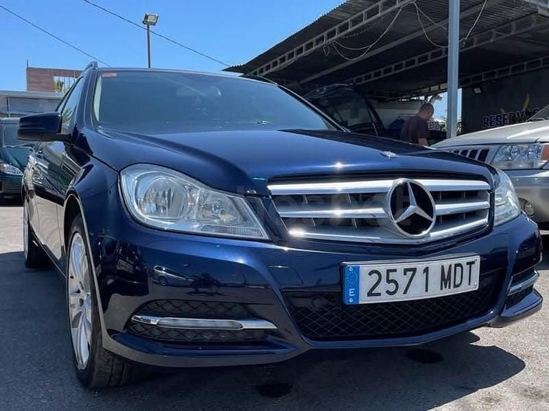 Usado Mercedes C180 120 CV (88 kW) 2013 Azul Familiar