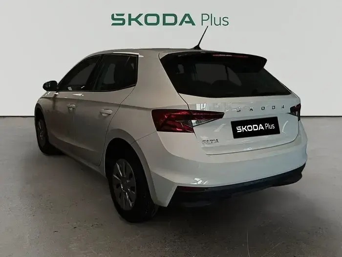 Usado Skoda Fabia Active 95 CV (69 kW) 2022 Blanco Utilitario